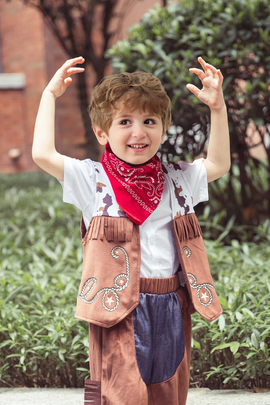 LXKIKMM red bandana complements the vest for versatile costume styling.
