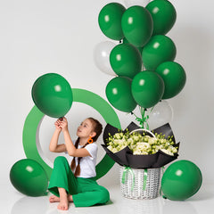 LYNSP green-themed event setup using durable balloons for ambiance
