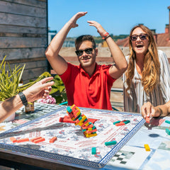 LZYRF supports mahjong, dominoes, cards, and dice games.