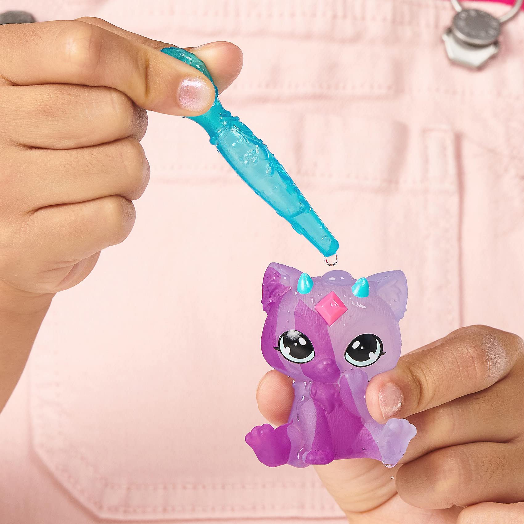 Magic Mixies Mixlings Pippette wand image featuring the Pippette wand unlocking Vanishers magic.
