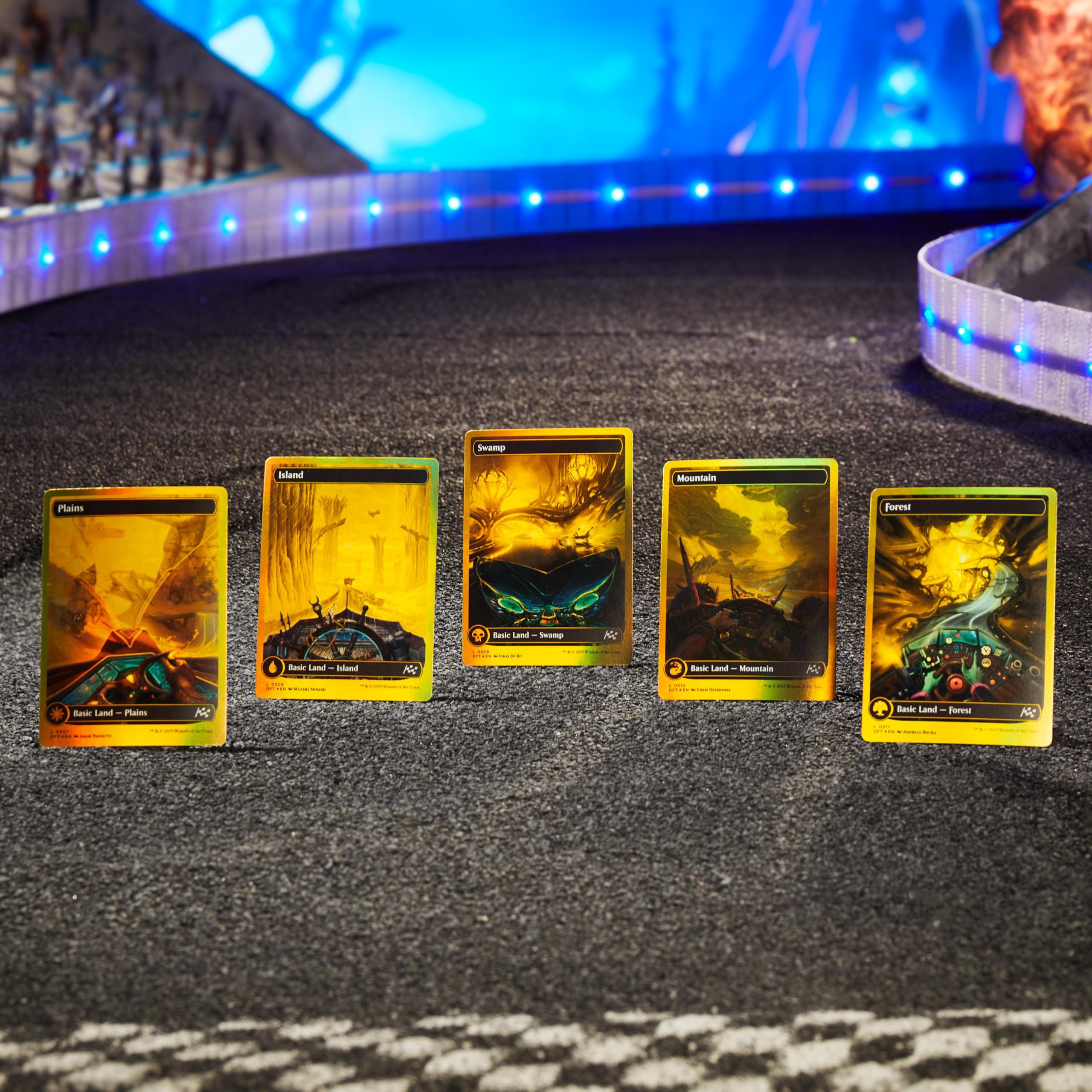 Magic: The Gathering Box Topper cards shining with a new foil treatment
