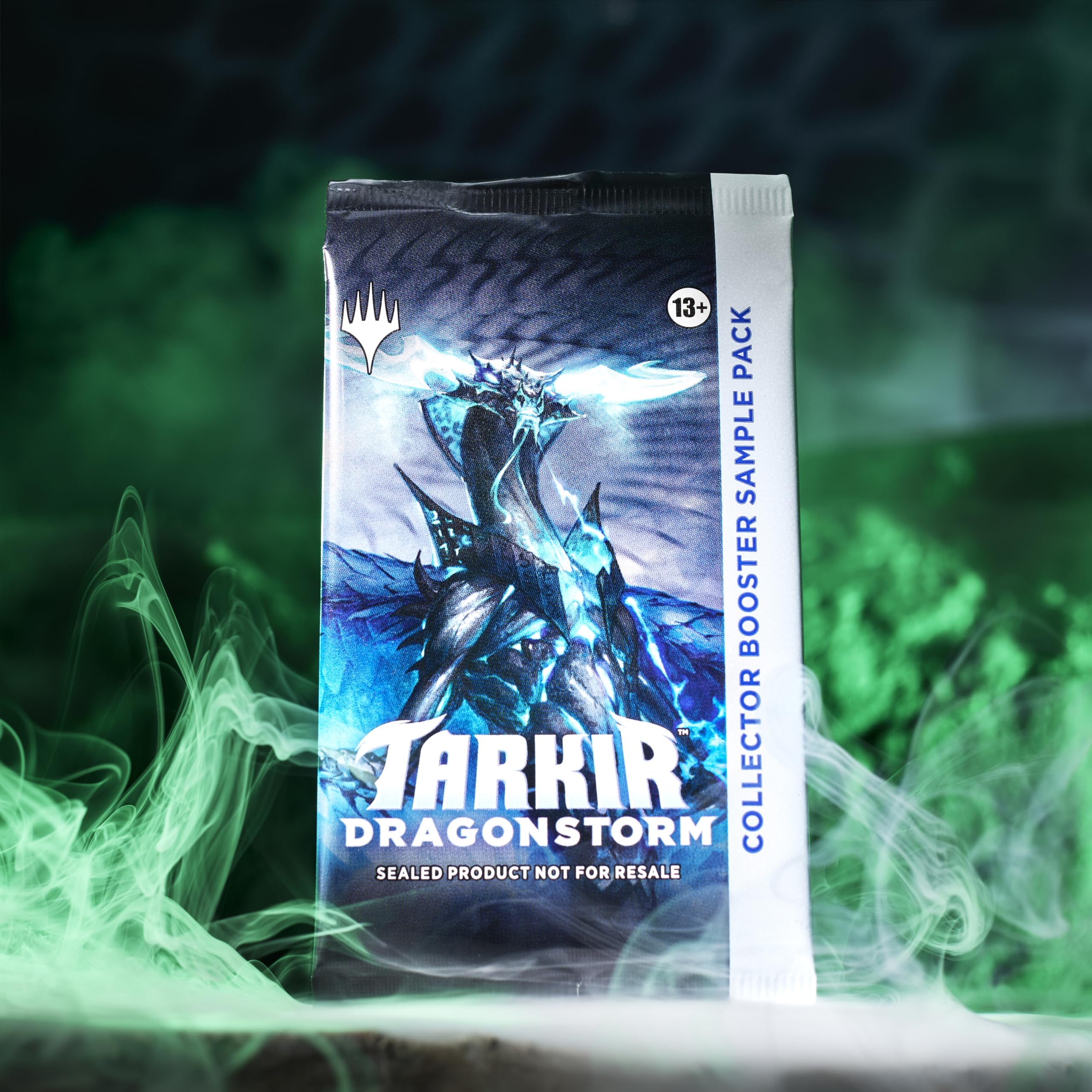 Magic: The Gathering Temur Roar deck box, strategy insert, and reference card included.