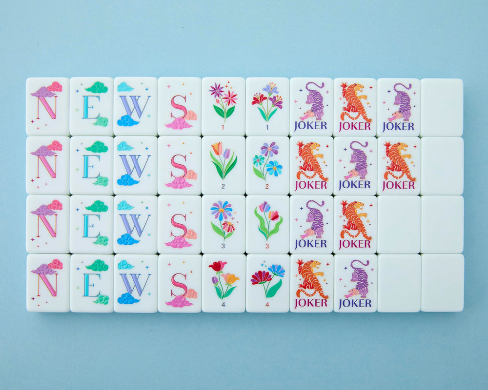 Celestial compact set keeps games organized during quick nights.