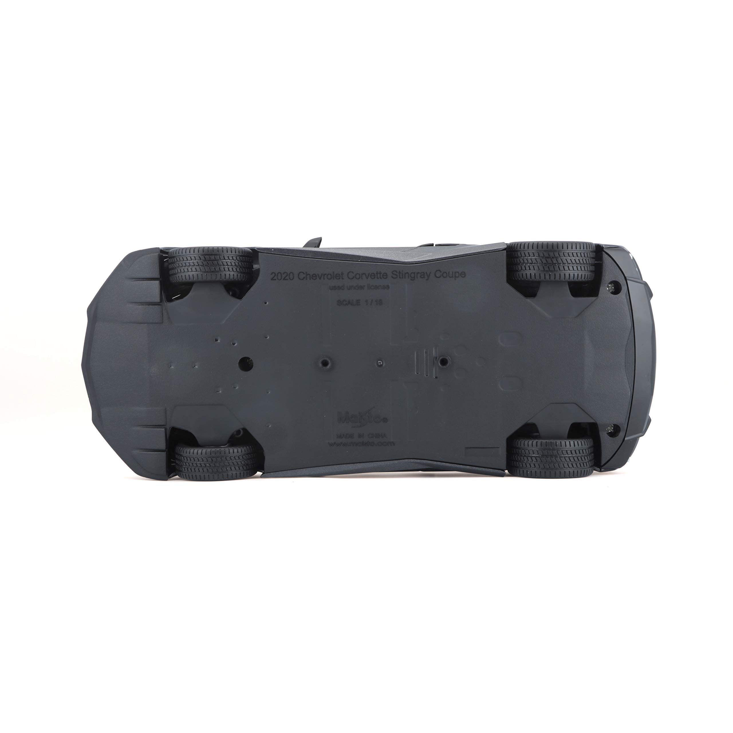 Maisto 1:18 Stingray Z51 grey paint finish highlights lines.