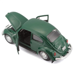Maisto Beetle Green engine compartment opening adds realistic scale-model appeal