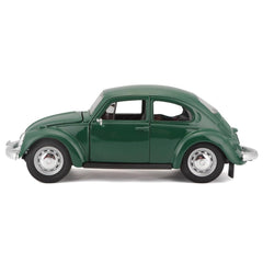 Maisto Beetle Green 1:24 scale model designed for collectors and display shelves