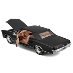 Maisto 1965 Buick Riviera rear view emphasizes clean lines and tail fin details