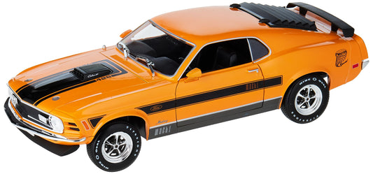 Maisto 1:18 Mustang Mach 1 exterior detail highlights classic lines for display