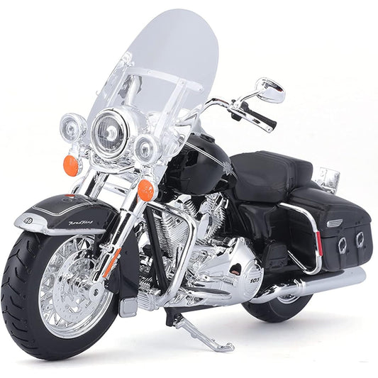 Maisto Harley-Davidson 1:12 Road King Classic side view highlights authentic scale.