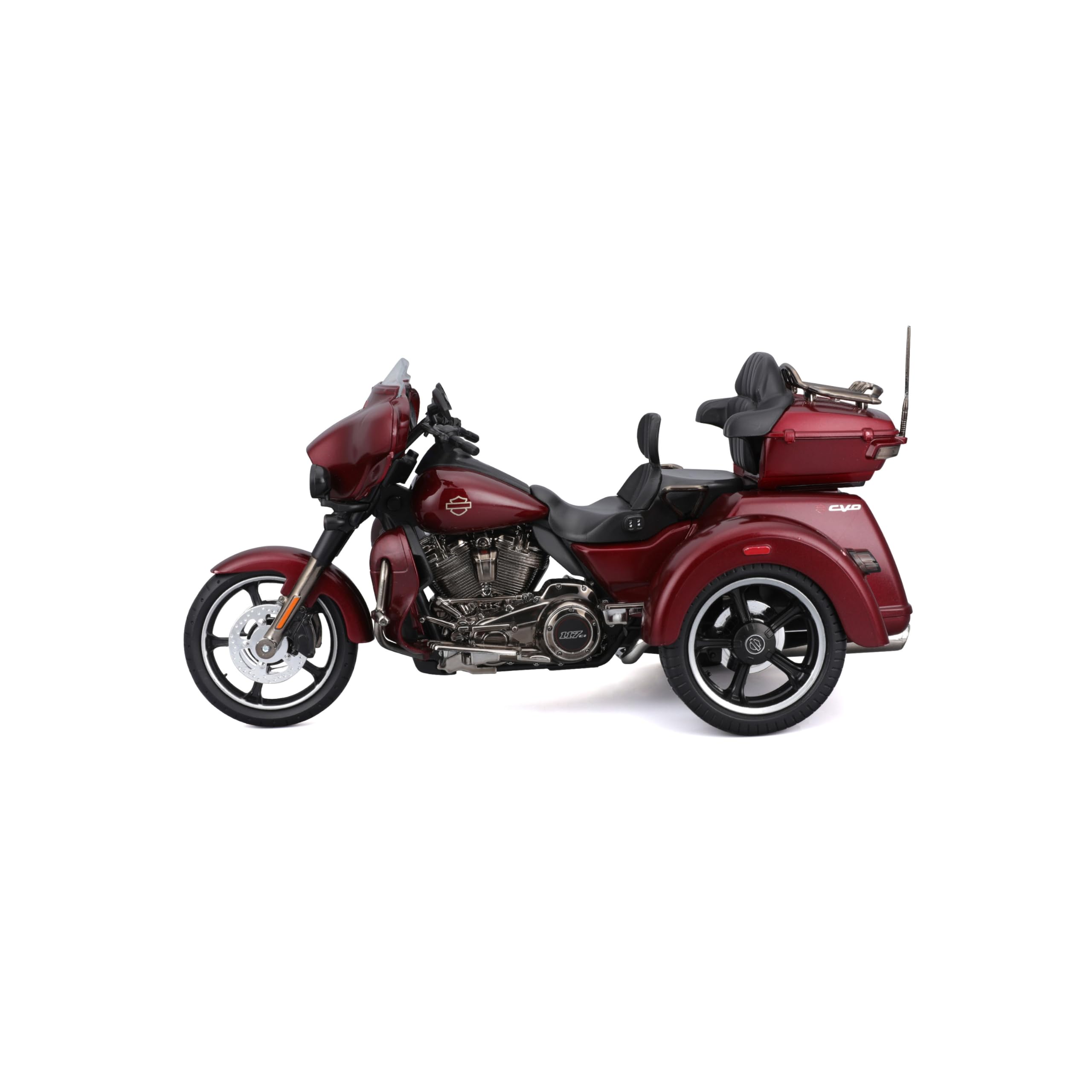 Maisto Harley Davidson 2021 CVO Tri Glide die-cast detailed engine close-up.