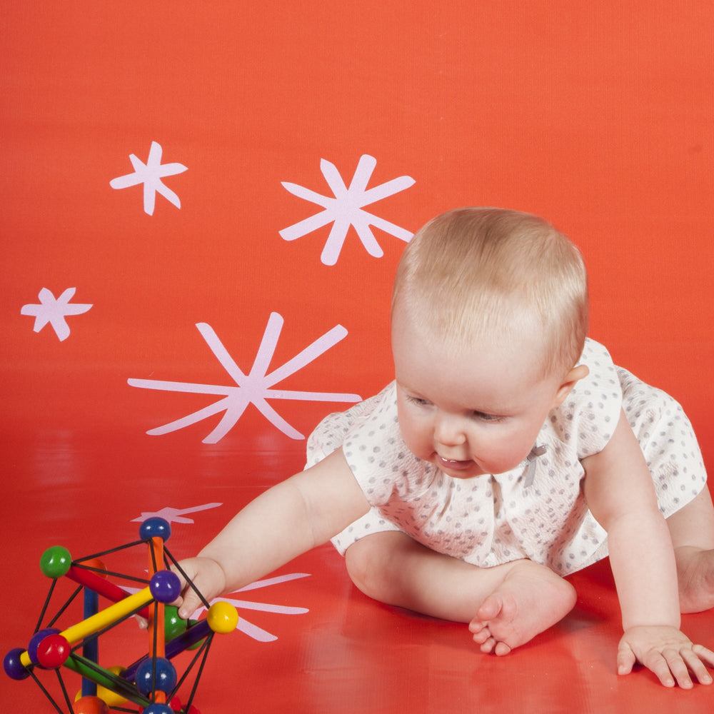 Manhattan Toy Skwish Classic 6 baby-friendly toy for 0 months and up.