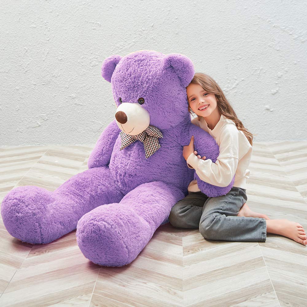 MaoGoLan jumbo bear in living room provides friendly companionship