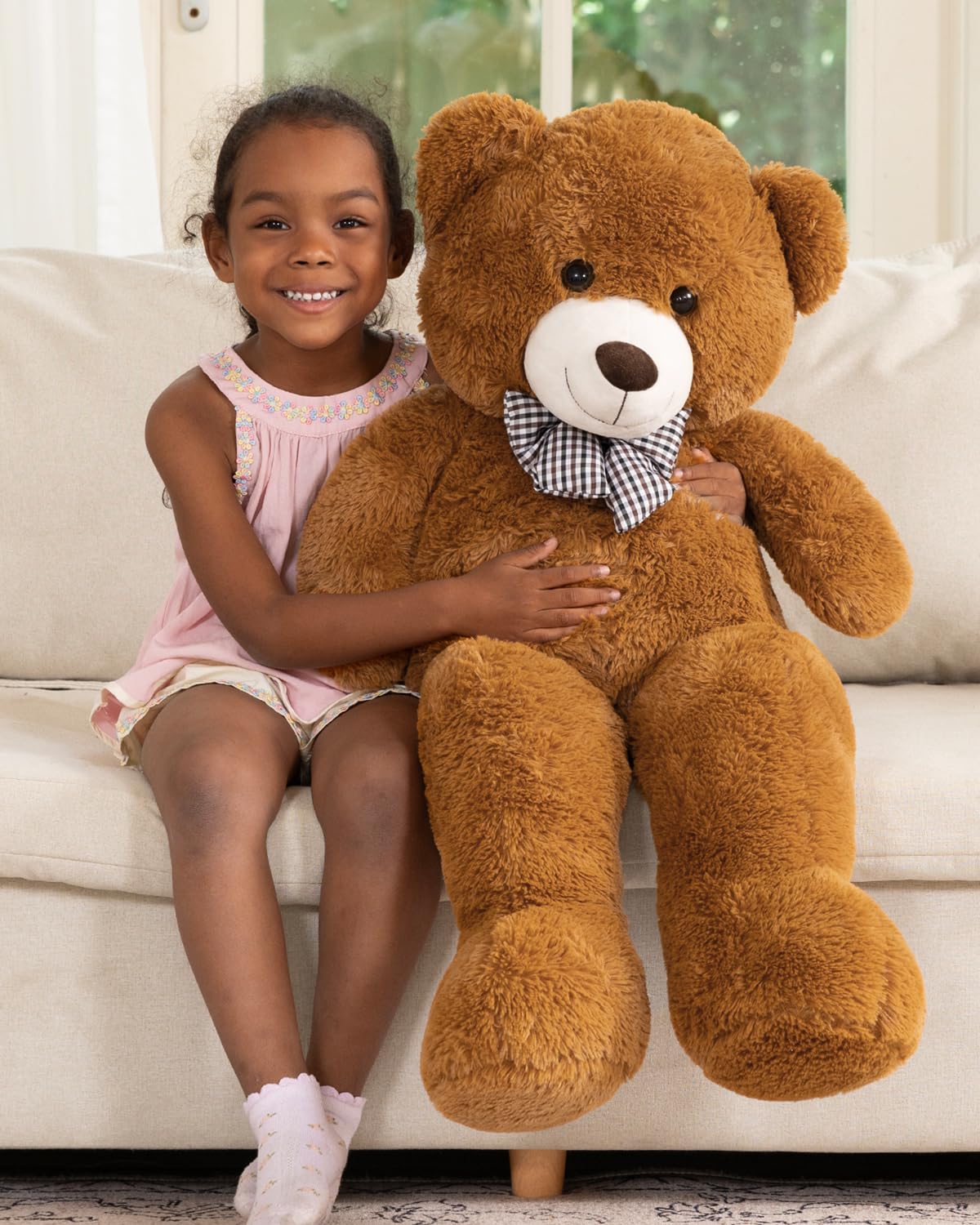 MaoGoLan giant teddy bear hug-ready design invites warm moments