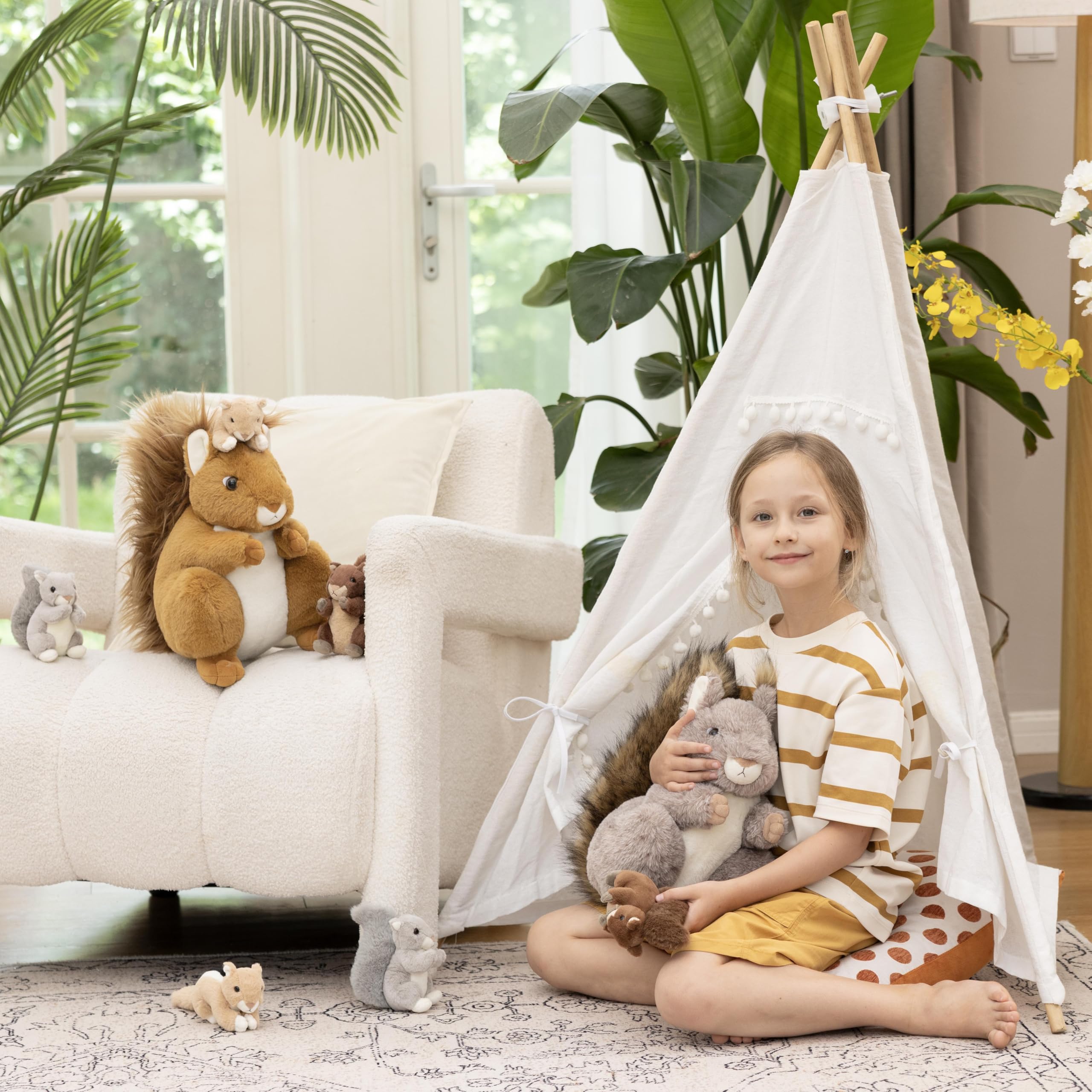 MaoGoLan squirrel plush head and facial features highlighting expression.