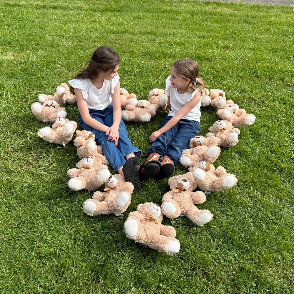 Maogolan teddy bears easy to arrange as scatter decor or cohesive centerpieces.