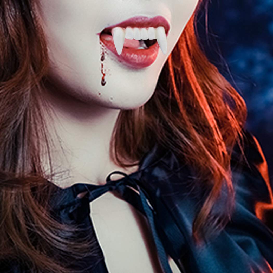 Marrywindix gnarly teeth style 05 provides playful props for parties.