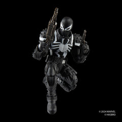 Marvel Agent Venom: dynamic poses enabled by extensive articulation.
