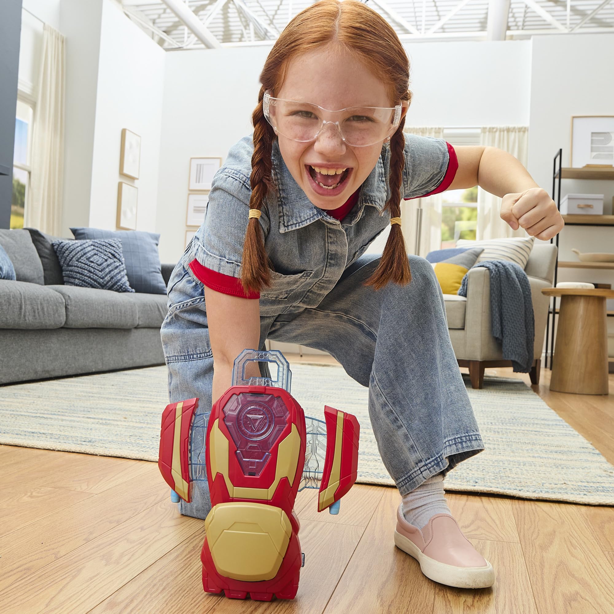 Marvel Avengers Iron Man Arc Blaster dart launch for quick action