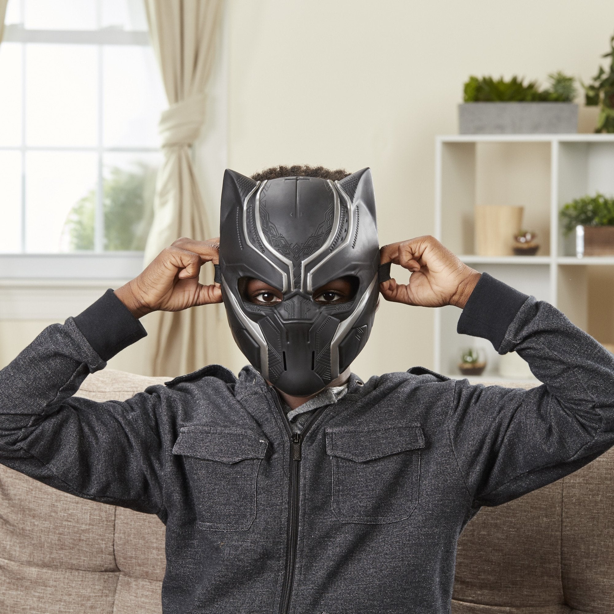Marvel Black Panther Basic Mask packaging featuring the hero design