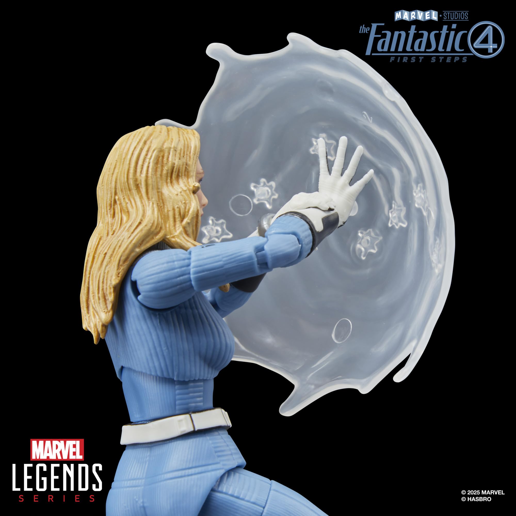 Alternate hands included for more posing options with Invisible Woman.