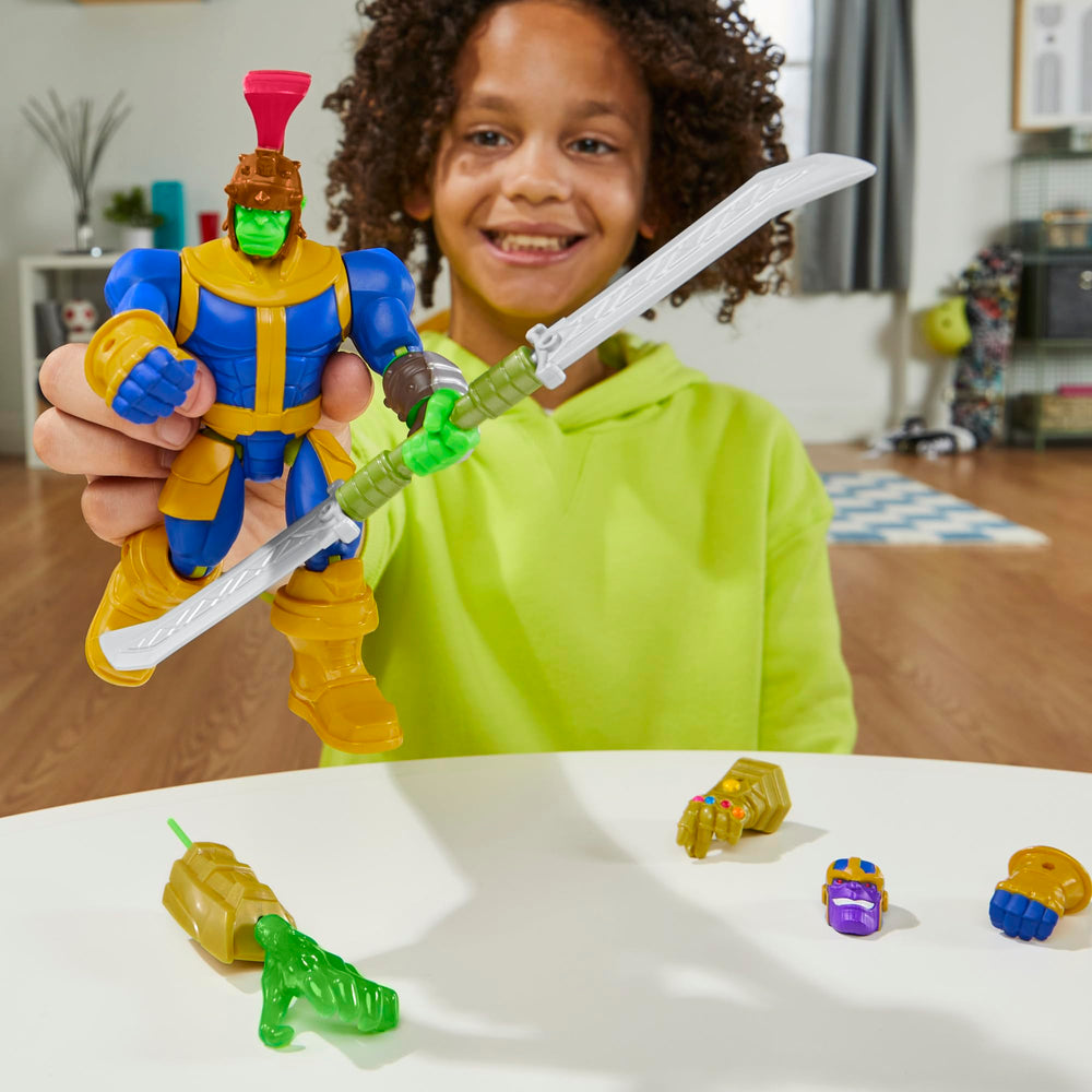 Marvel MixMashers green claw projectile adds surprise play moments.