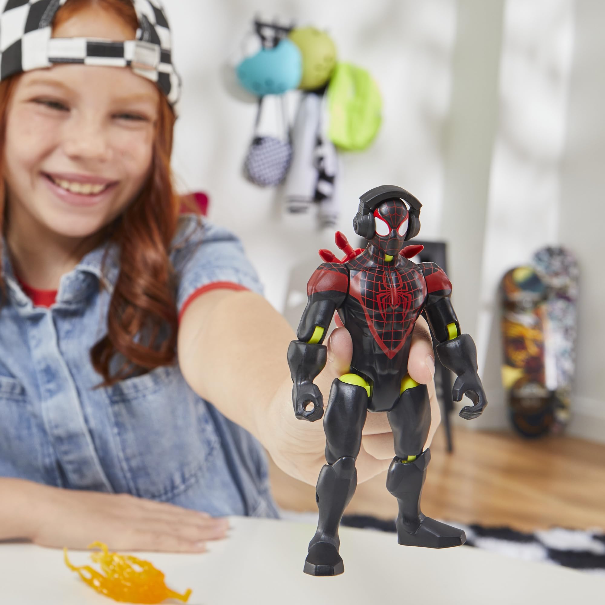 Marvel Spider-Man MixMashers parts closeup emphasizes interchangeable pieces for endless mashups.