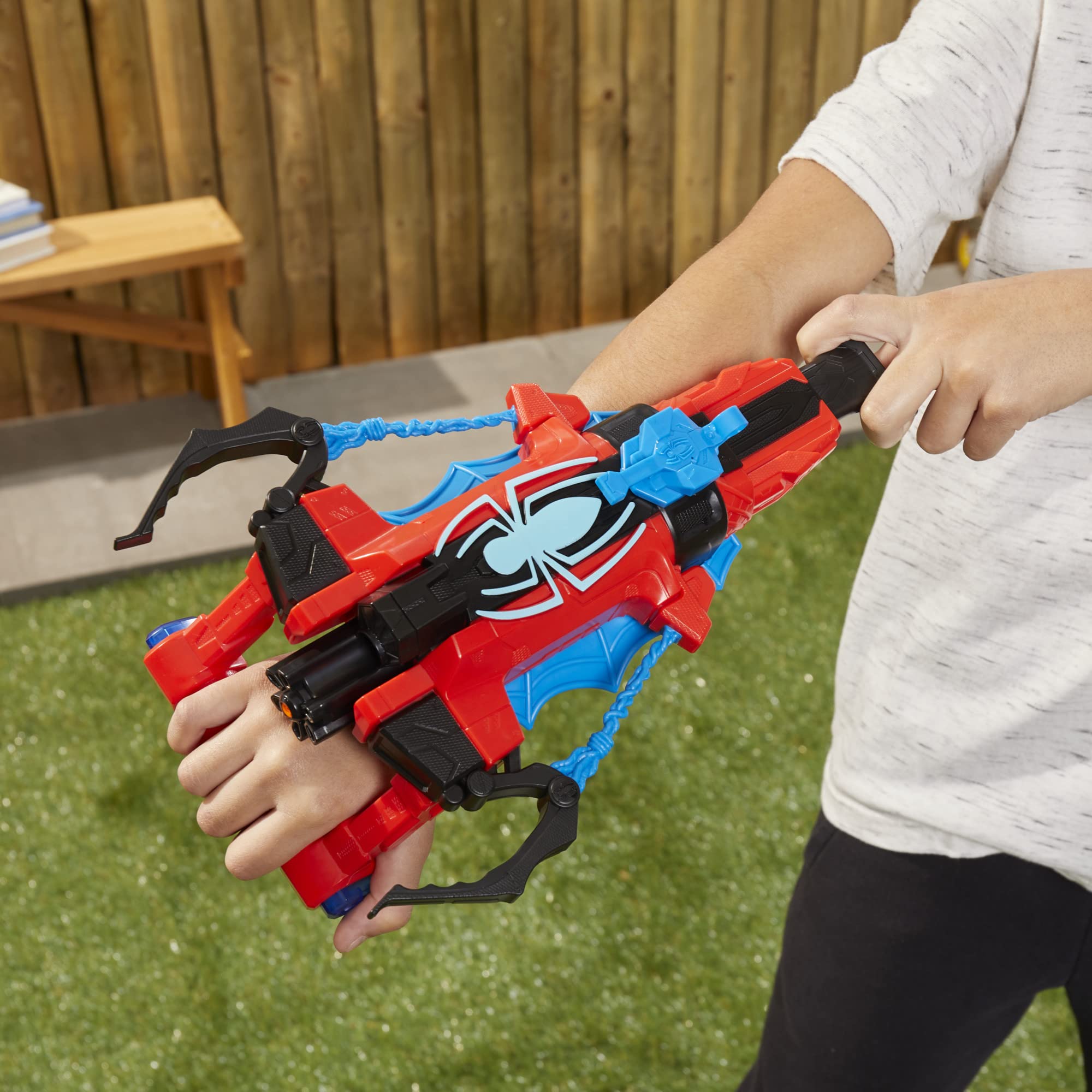2-in-1 Nerf blaster for darts and water play.