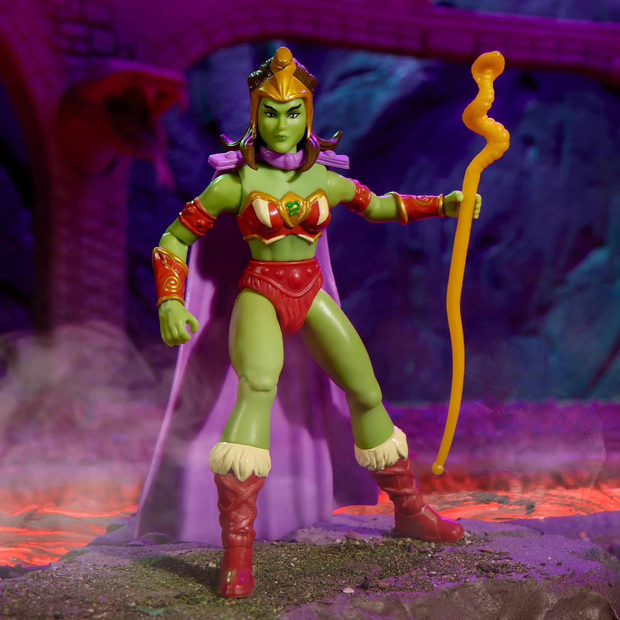 Masters of the Universe Lady Slither with staff and knife enhances display options