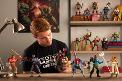 Masters of the Universe Masterverse Leech Deluxe figure articulation for dynamic action scenes.