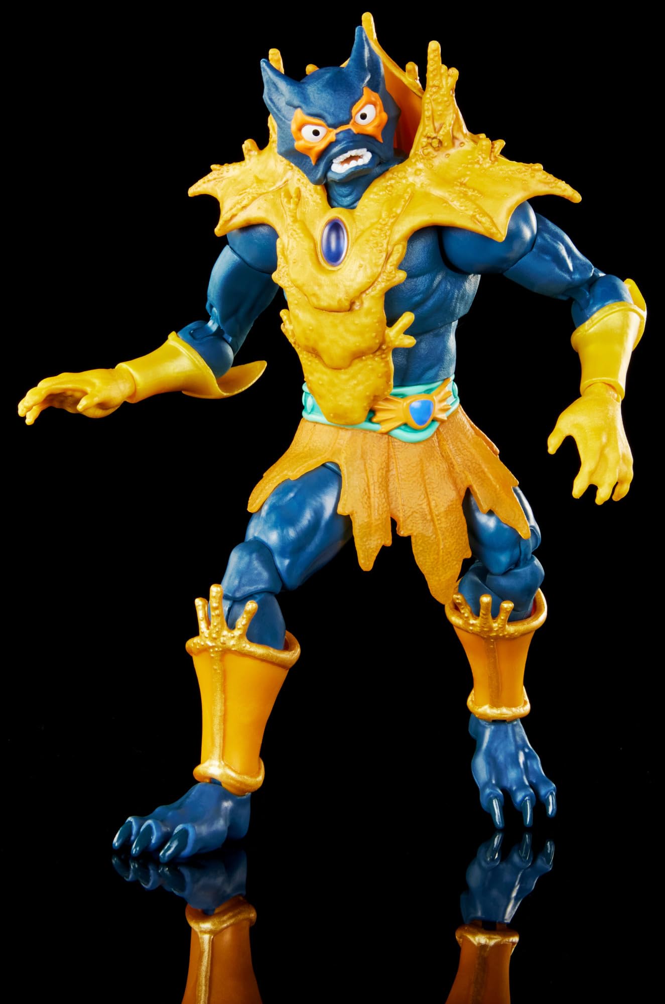 Mer-Man swappable hands offer pose variety for dramatic scenes.