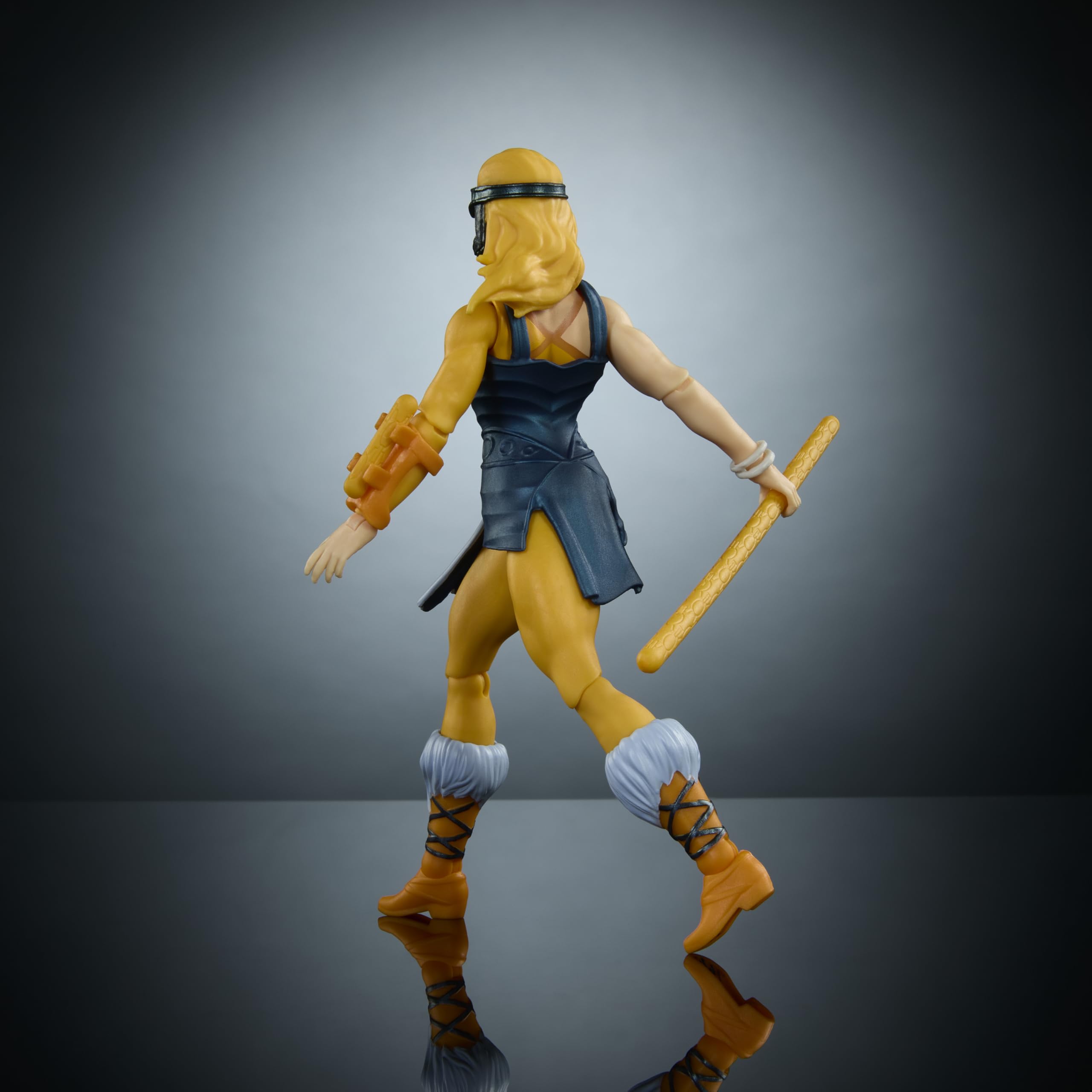 Masters of the Universe Origins Cheetara mini comic included storytelling accessory.