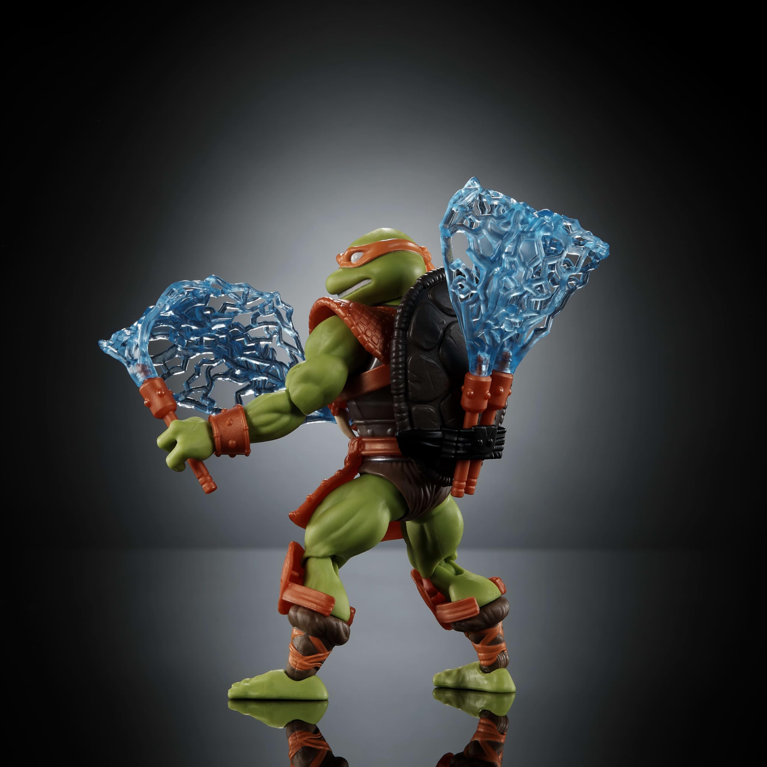 16-point articulation enables a wide range of action poses.