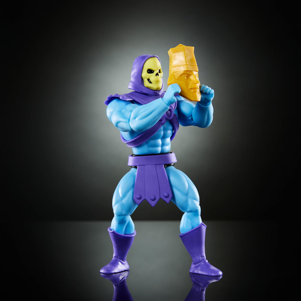 Mini comic included to enrich vintage storytelling with Skeletor