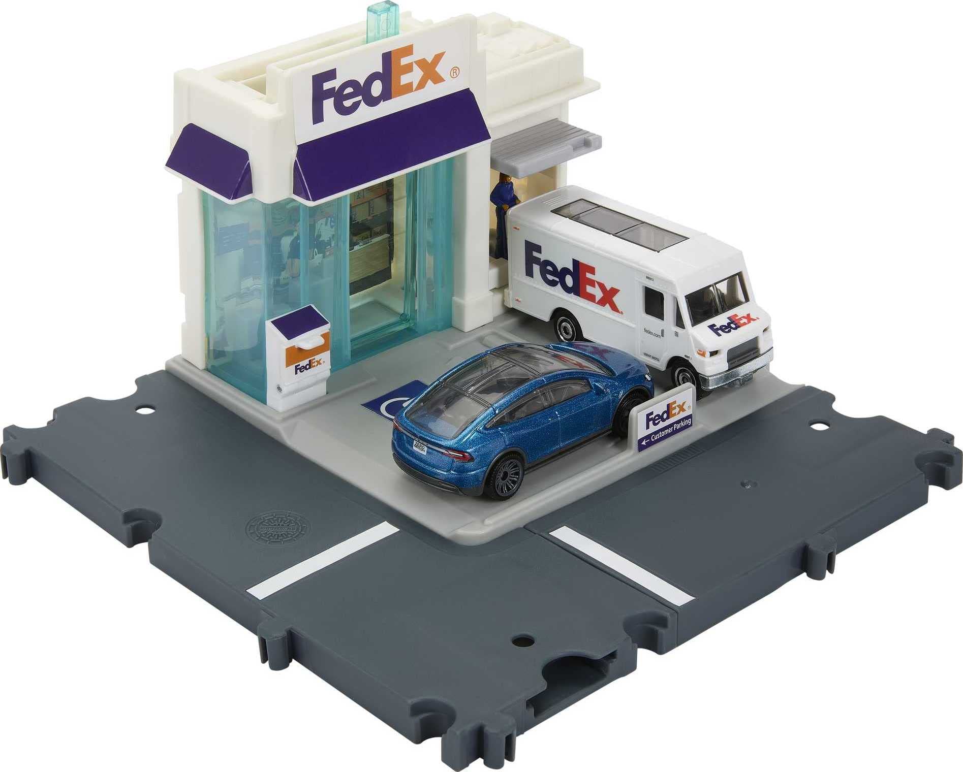 Matchbox Action Drivers accessories to enhance storytelling on the go.