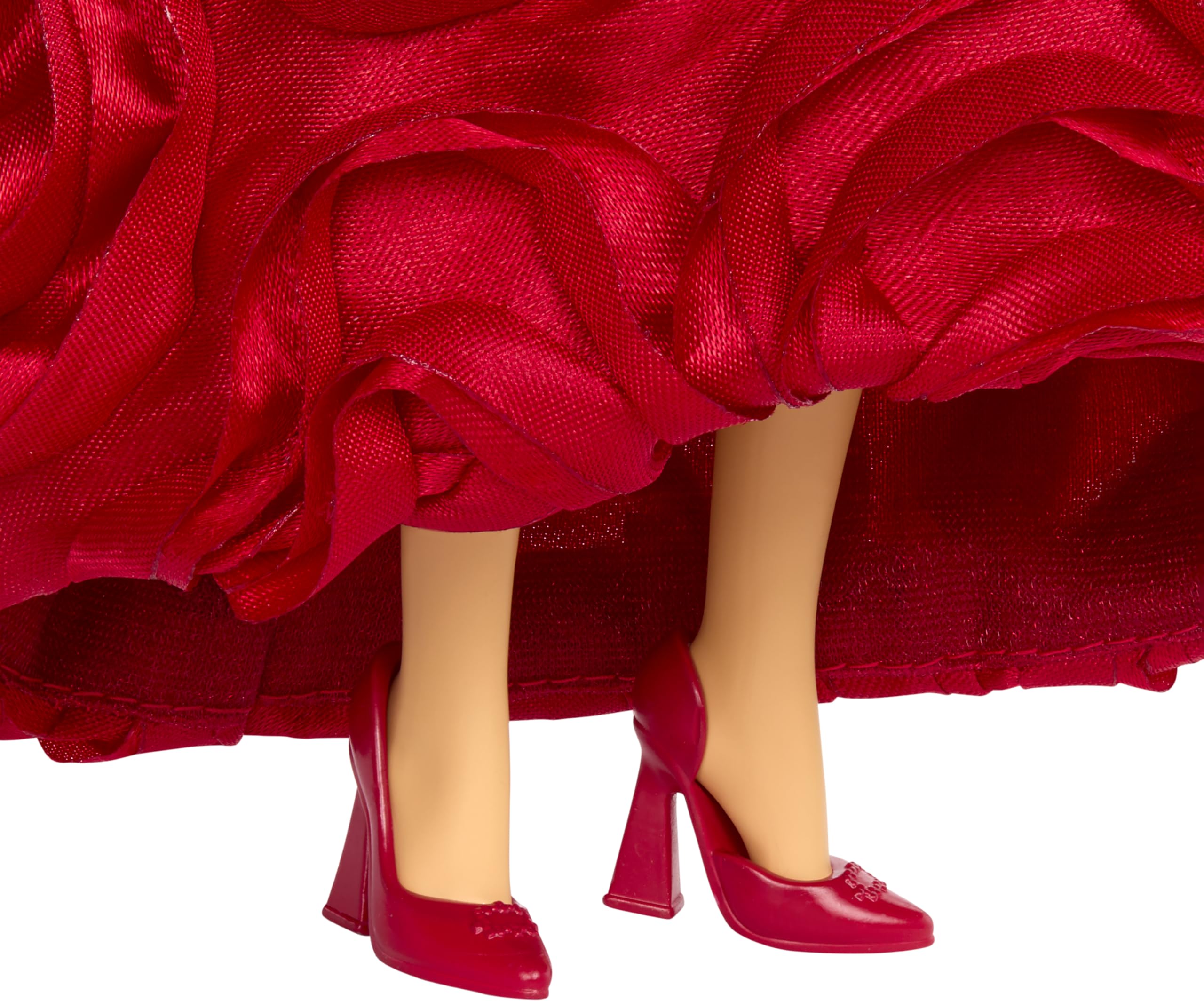 Mattel Queen of Hearts 11-joint articulation enables dynamic posing.
