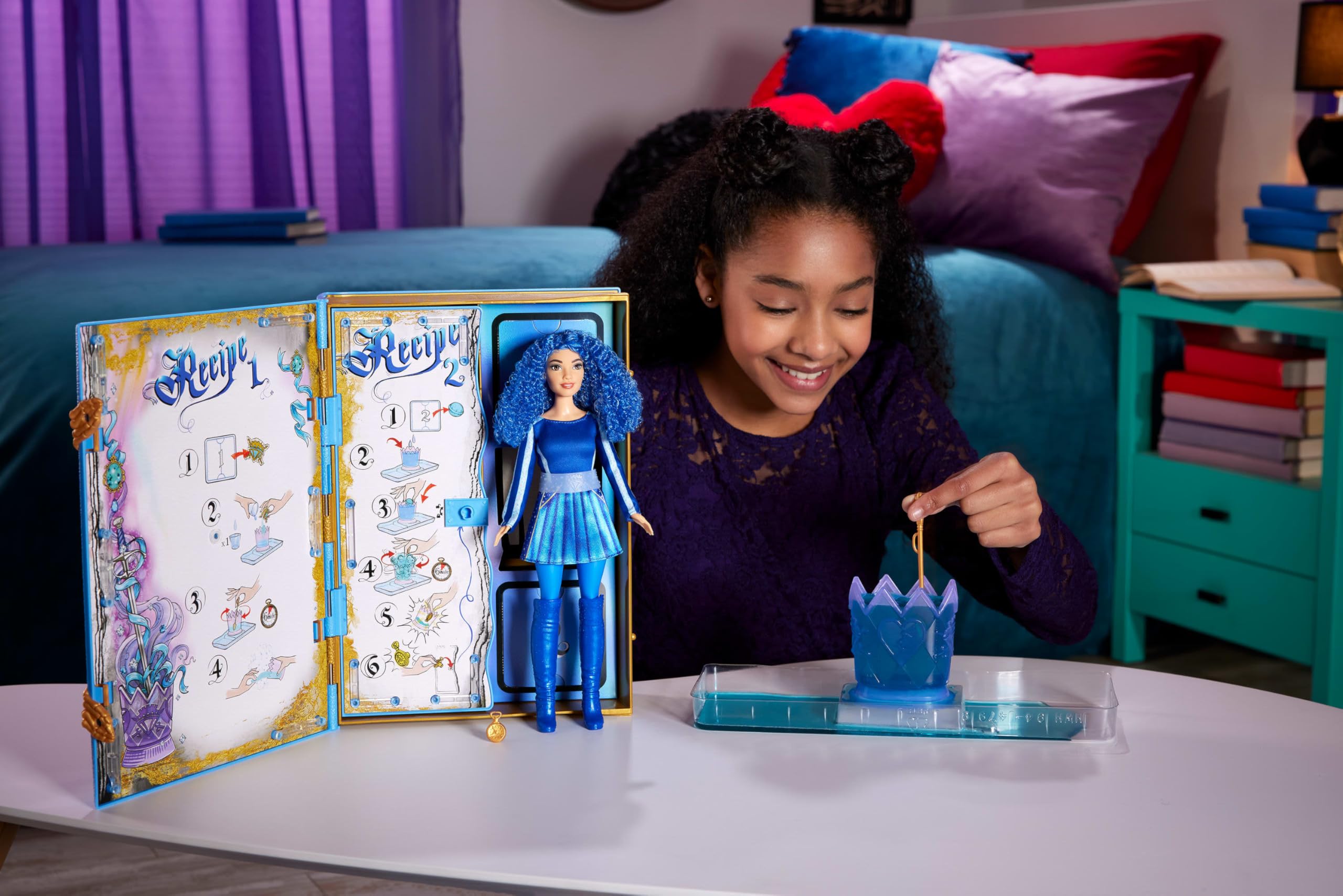 Mattel Disney Descendants Rise of Red cauldron and wand spark pretend mixing adventures