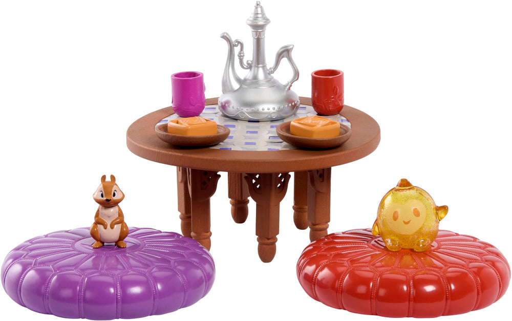 Star and chipmunk figures as playful tea-time companions