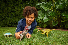 Mattel Jurassic World Camp Cretaceous Baryonyx Limbo strike action captures dynamic battle moments.