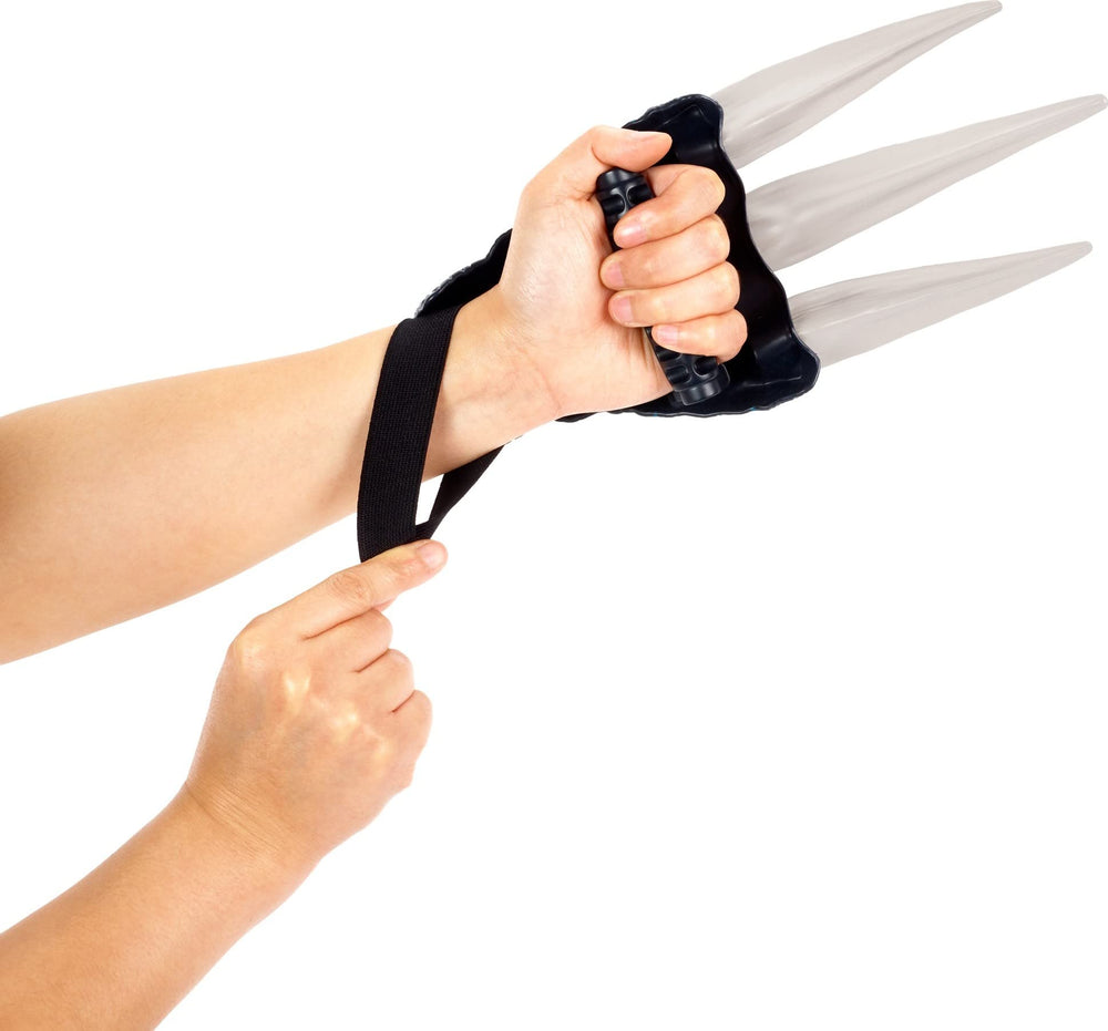 Mattel Jurassic World Therizinosaurus claws closeview highlights flexible design for safe play.
