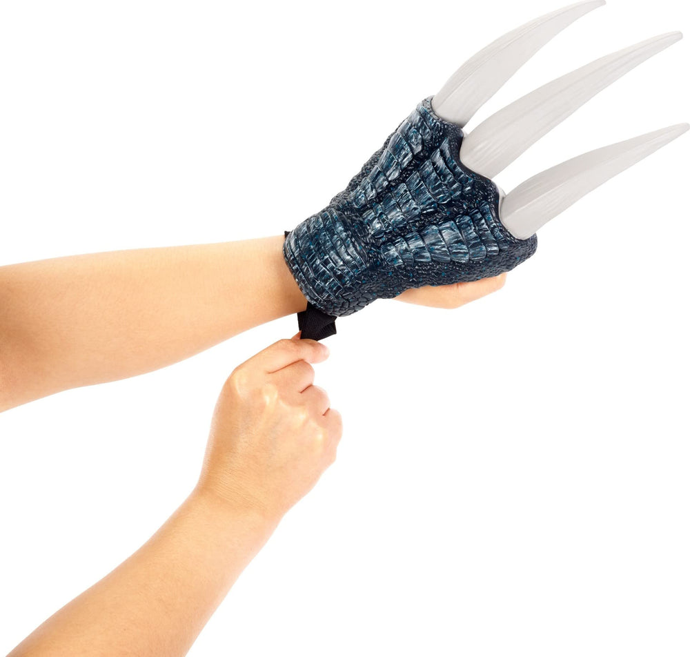 Mattel Jurassic World Dominion Therizinosaurus claws with soft material and realistic texture for safe pretend battles.