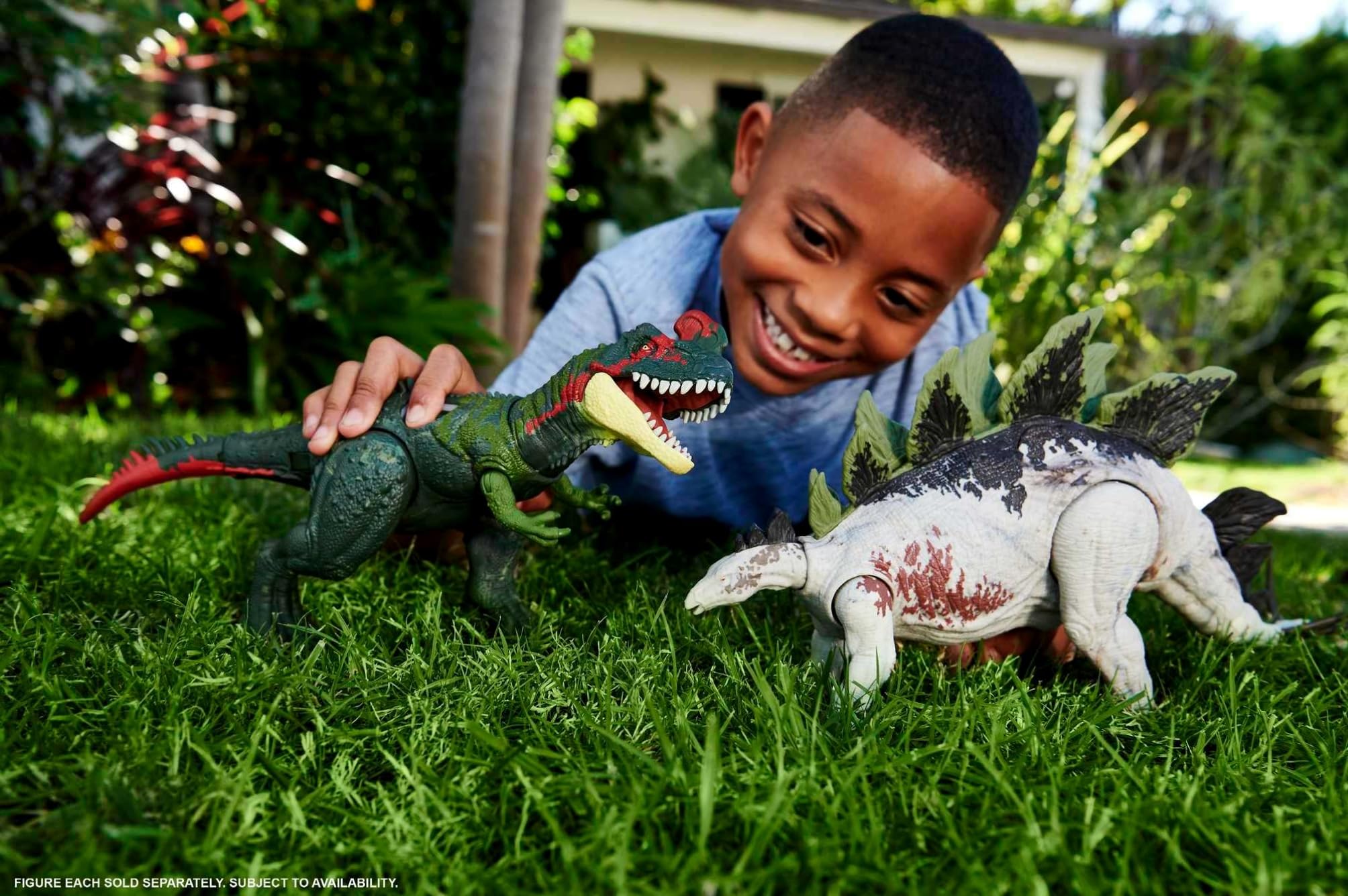 Removable tracking gear on Mattel Stegosaurus for customizable adventures