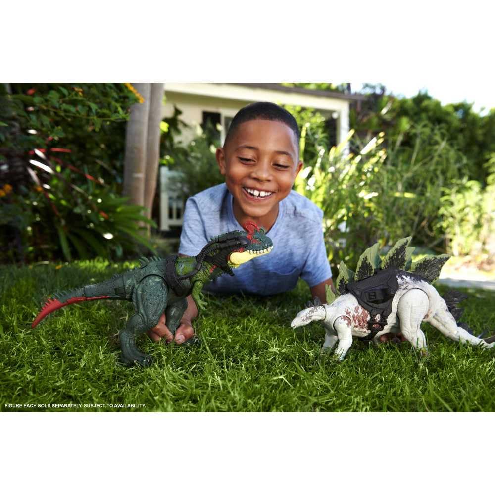Mattel Jurassic World Sinotyrannus with removable tracking gear for versatile action