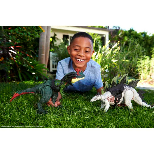 Mattel Jurassic World Sinotyrannus with removable tracking gear for versatile action