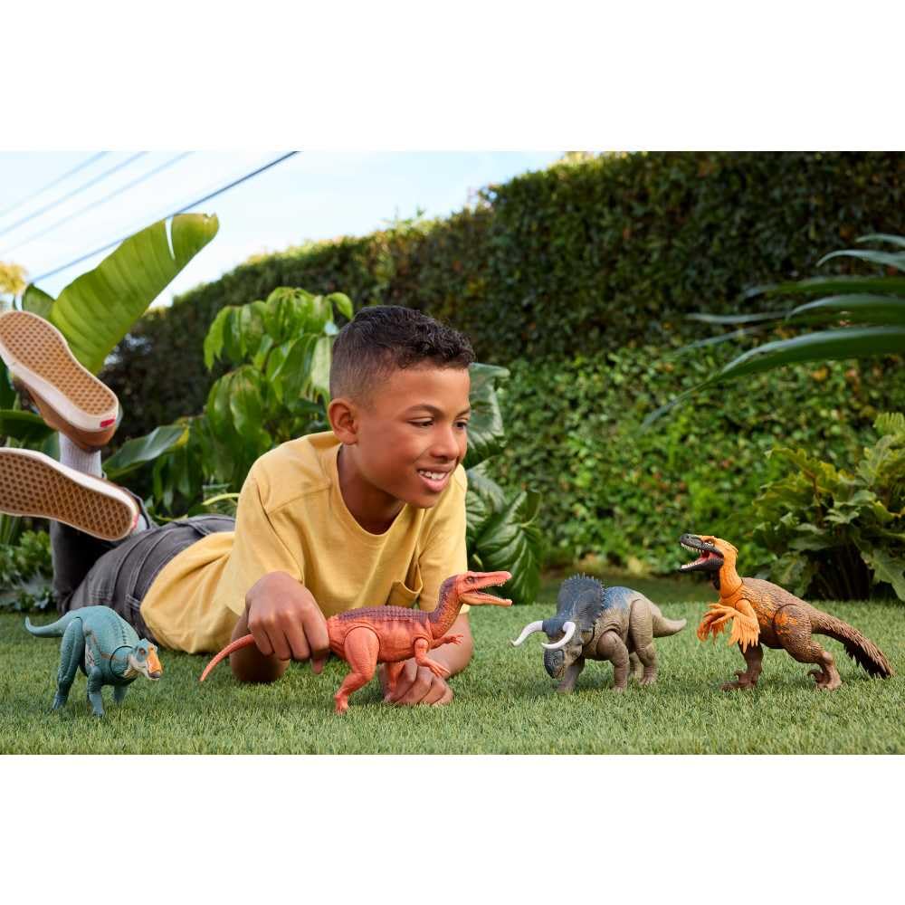 Mattel Jurassic World Wild Roar Baryonyx tail-action demonstrates attack movement and direction change.