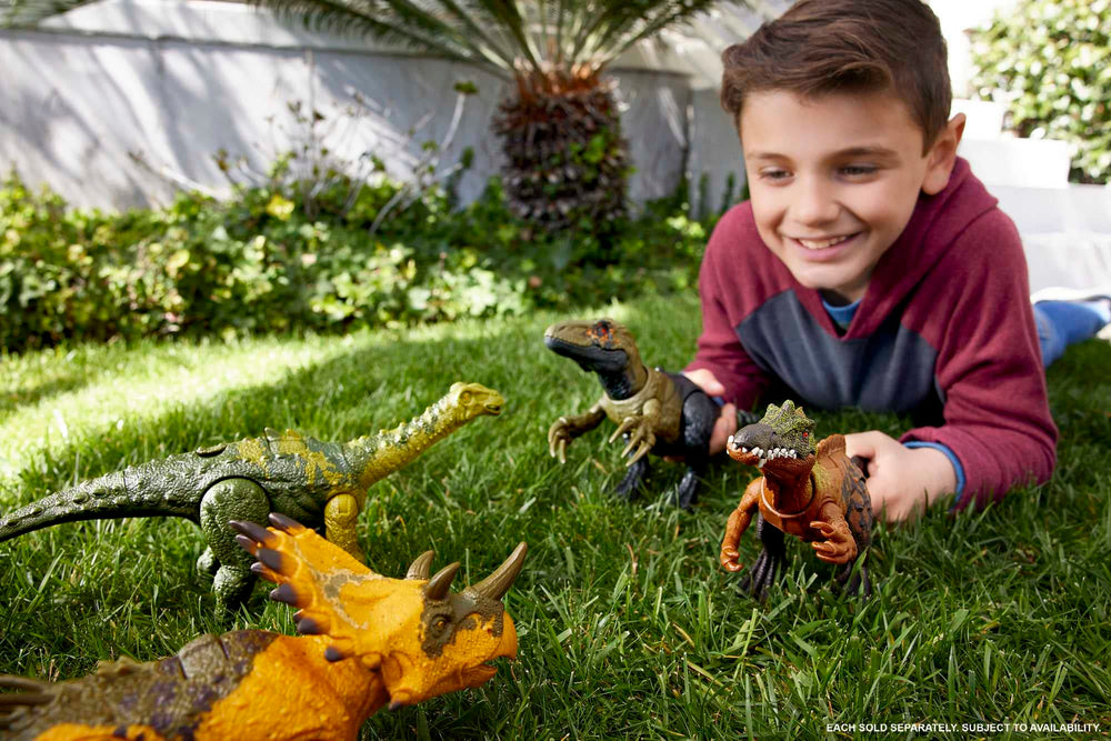 Press the hip area to activate the attack motion on the Nigersaurus figure