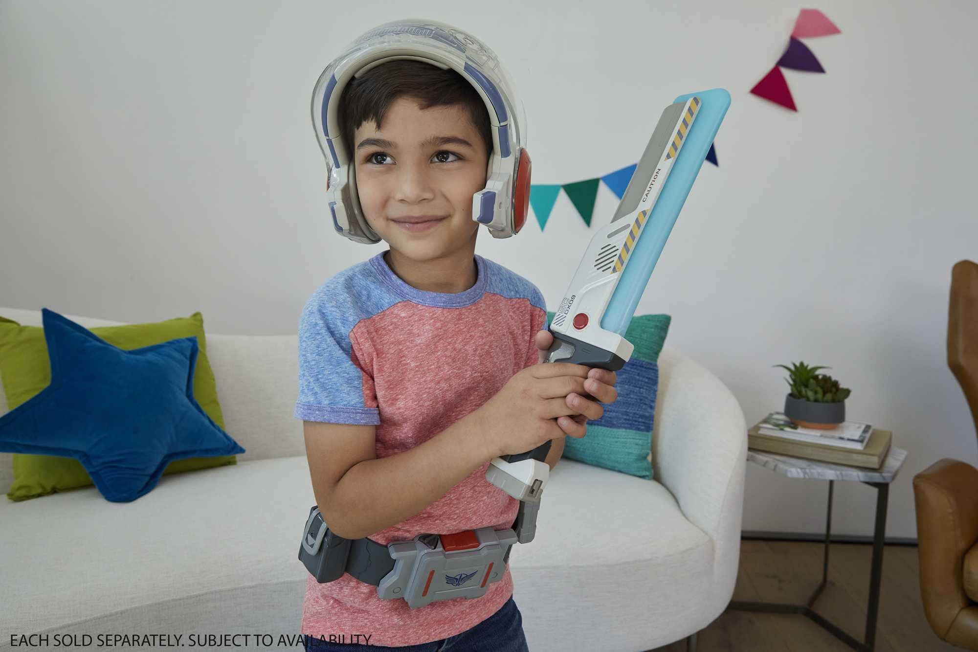 Mattel Lightyear Utility Belt communicator removable for realistic Star Command reports