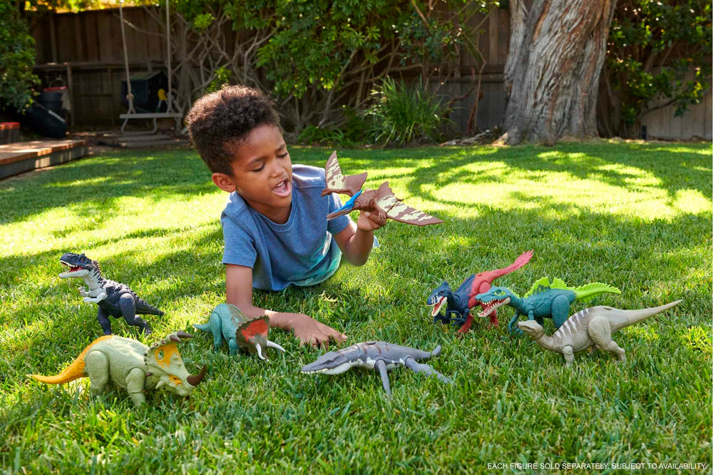 Mattel Sinoceratops Roar Strikers with roaring sound activation for sensory play