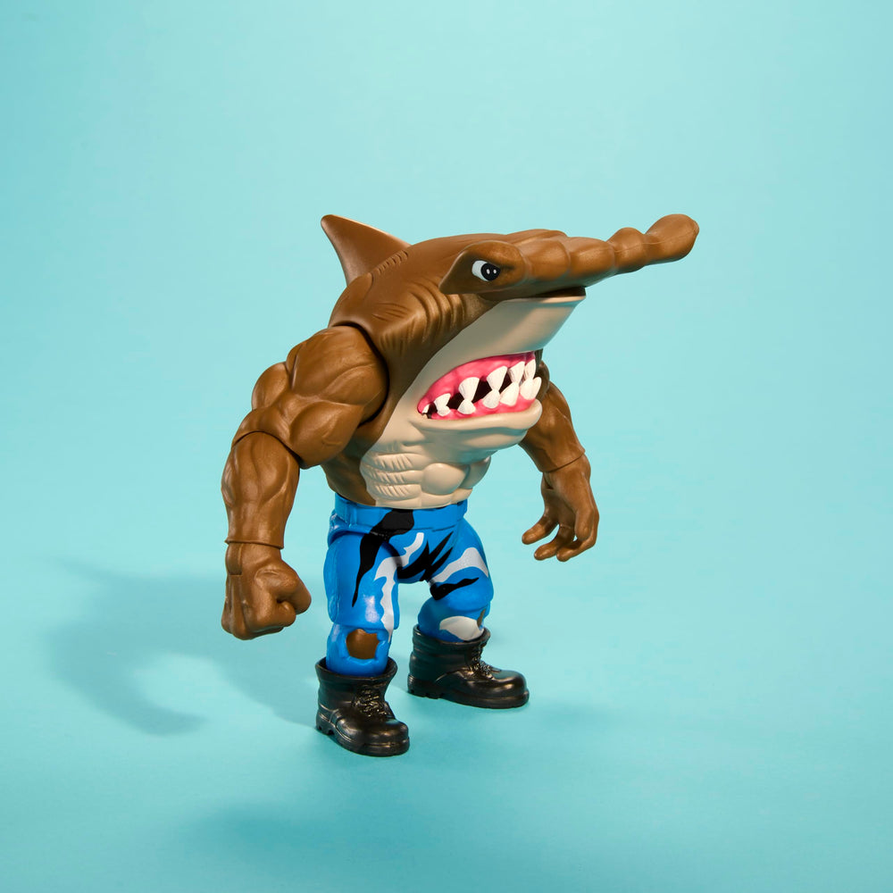 Mattel Street Sharks Jab head-butt action enables dramatic attack poses.