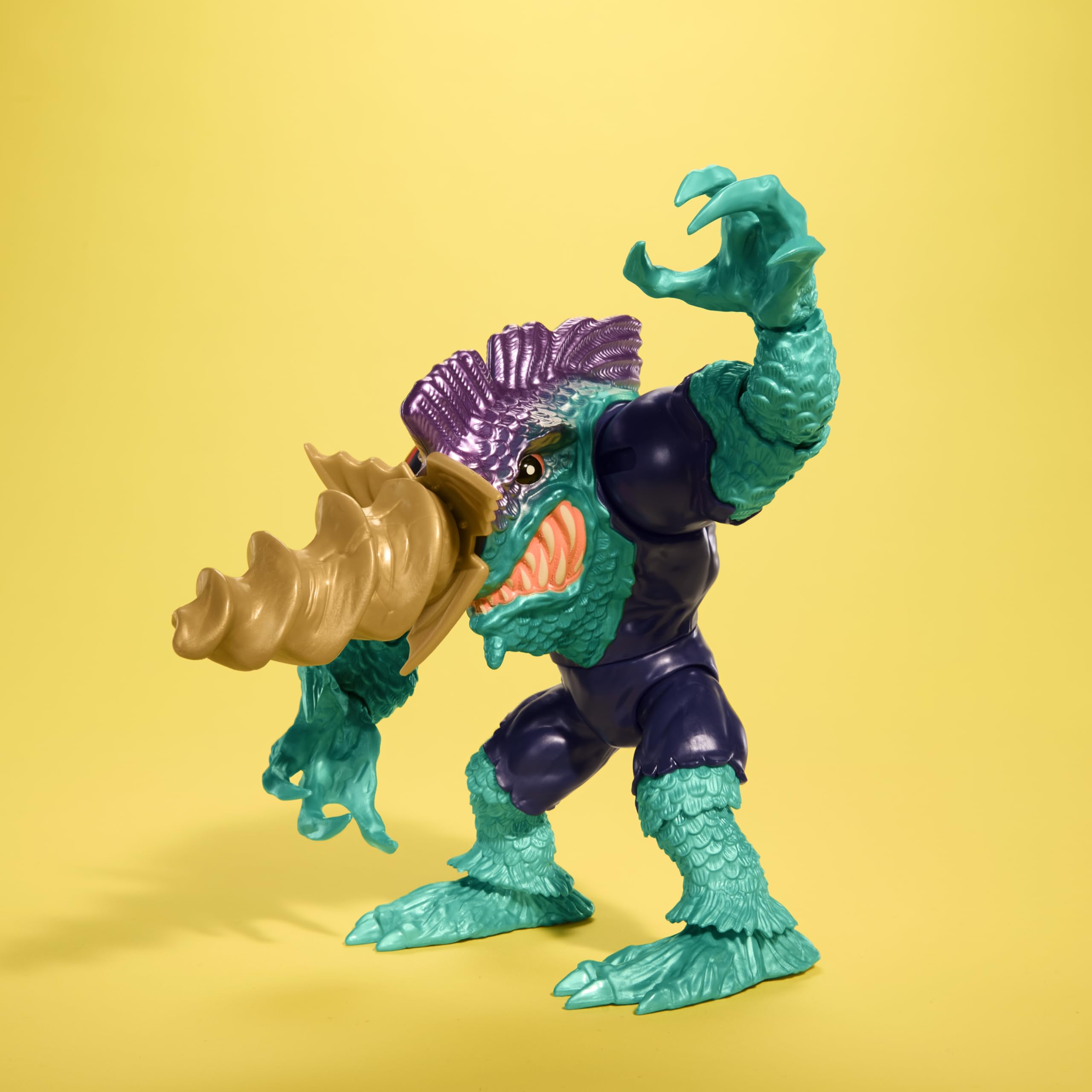 Mattel Street Sharks Slash action figure features drill motion for dramatic action poses.