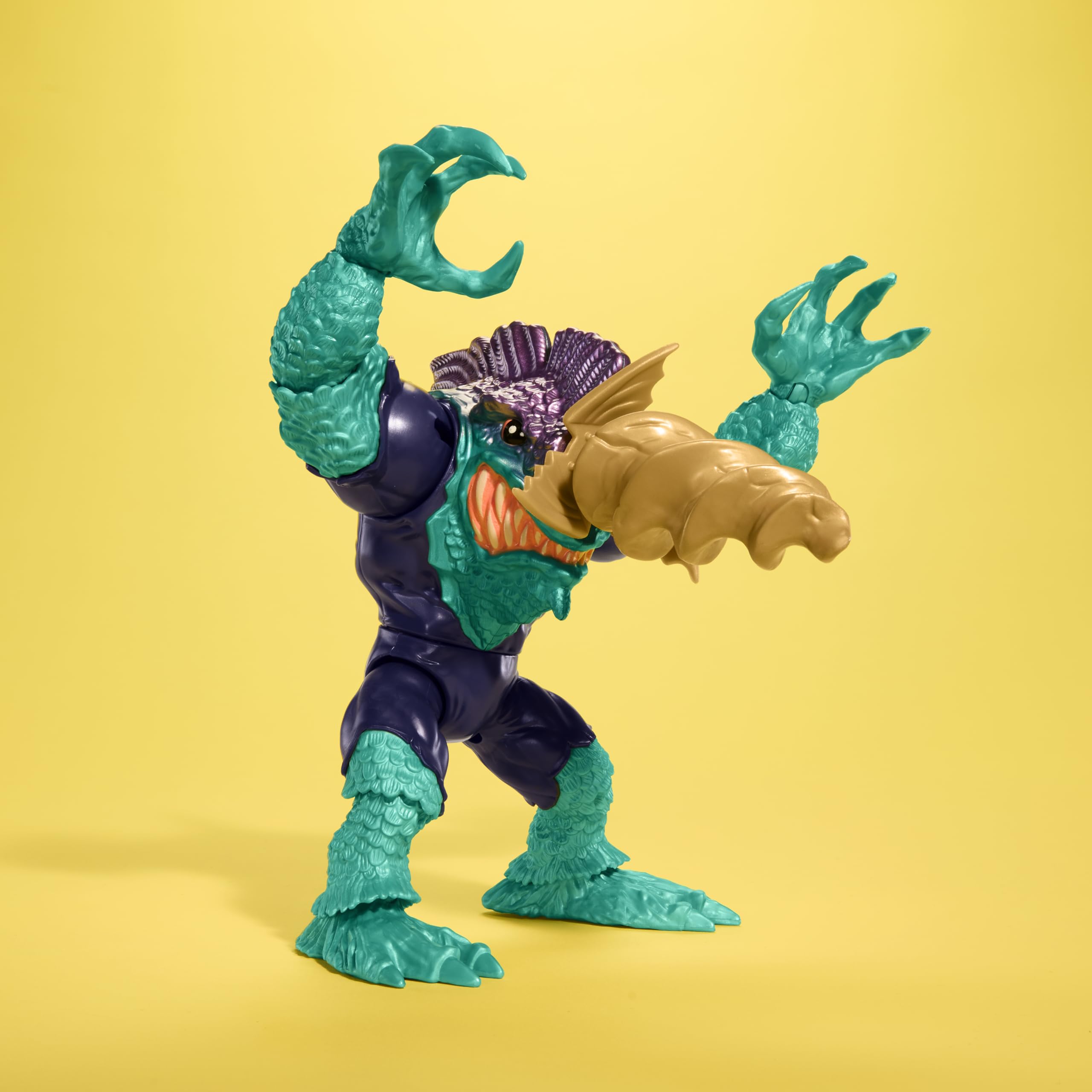 Mattel Street Sharks Slash action figure includes modular cage for creative containment setups.